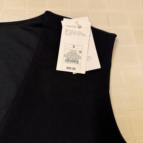 Women's Sandwash Vest - A New Day: Heavyweight Doubleknit, V Neck Black Size S - Picture 6 of 6